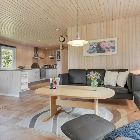 Two-bedroom With A Fireplace 05 Hébergement de vacances *