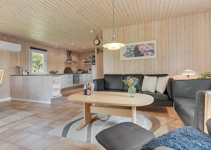 Two-bedroom With A Fireplace 05 Hébergement de vacances *